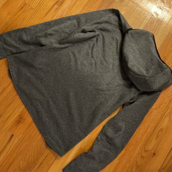 Adidas Like New w/thumb cutouts - Picture 5 of 6